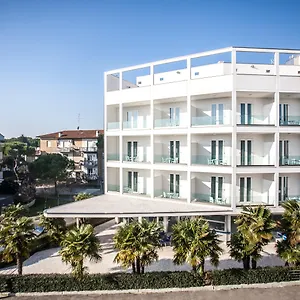 oceanomare-ravenna.emilia-romagnahotels.net/